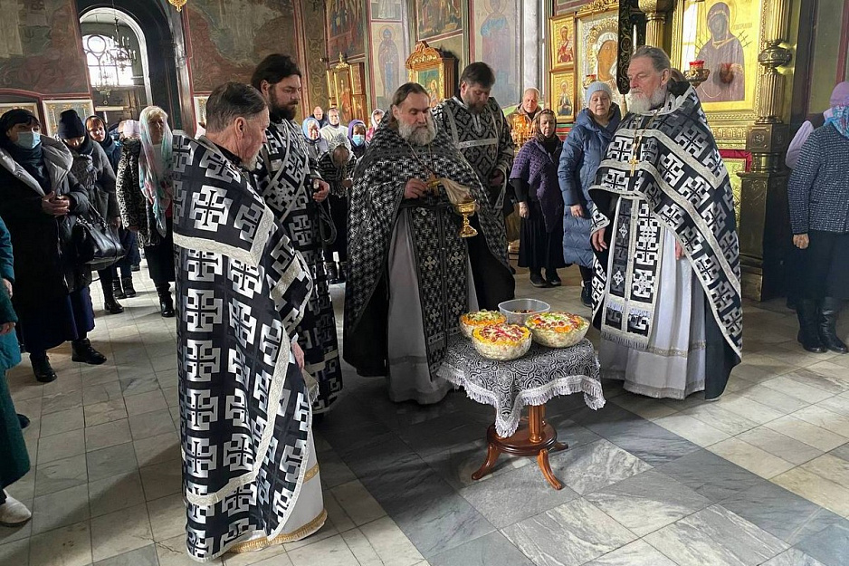 В храмах Курганской епархии освятили коливо
