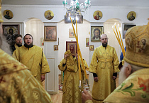 В храме села Половинное два архиерея совершили Божественную литургию