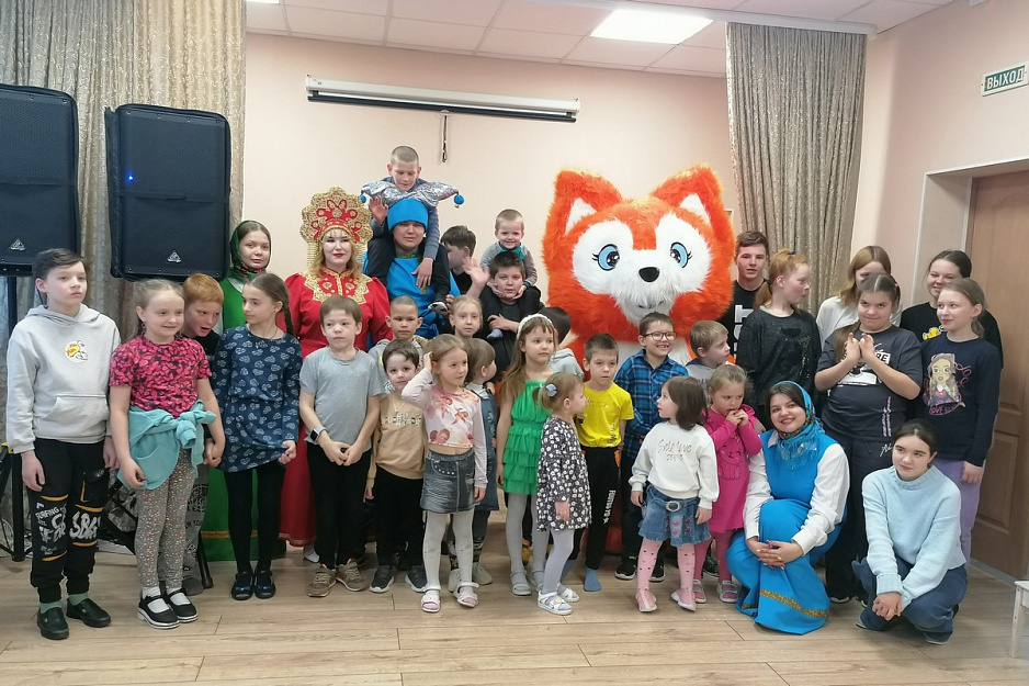 В Кургане участники проекта «Семья – союз родных сердец» отметили Масленицу с пользой и весело
