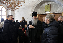 В старинном храме села Усть-Суерское два архиерея совершили Литургию