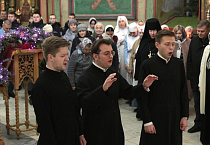 В престольный праздник Александро-Невского кафедрального собора прошла Литургия двух архиереев