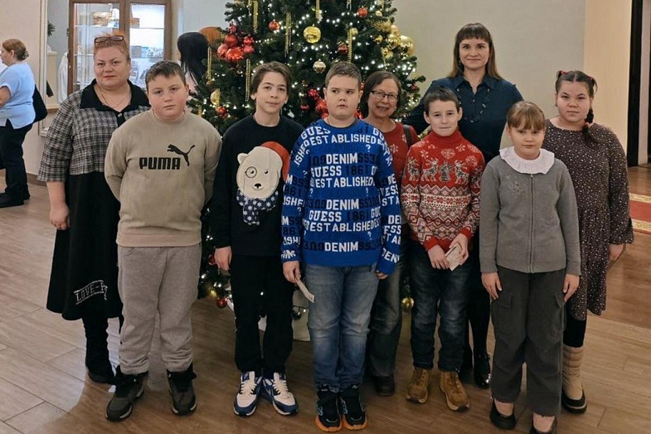 Юные прихожане курганского храма побывали на спектакле в драматическом театре
