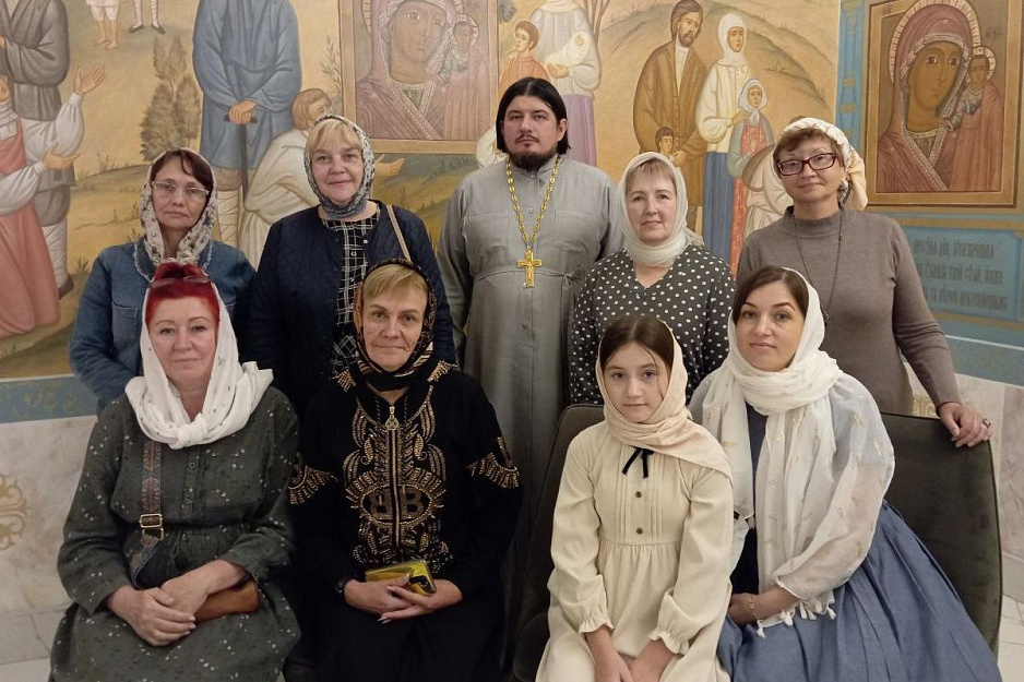 В курганском клубе православных женщин говорили о паломнических поездках по родному краю