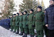 Курганский священник принял участие в торжественных проводах призывников на военную службу