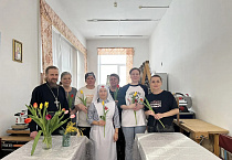 В Порт-Артурском храме женщинам подарили цветы