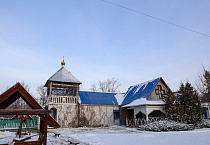 В Покровском храме Кургана собор архиереев совершил Литургию