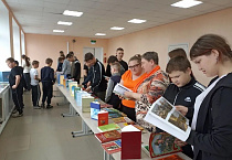Выездная выставка православной книги побывала в селе Дубровное Варгашинского округа