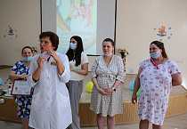 Союз православных женщин принял участие в Дне беременных в Курганском перинатальном центре