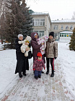 Курганские сёстры милосердия помогли в уходе за тремя младенцами