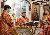 В Курганском храме Рождества Христова состоялась архиерейская пасхальная Литургия