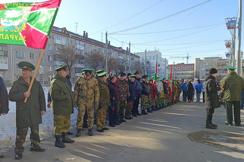 Курганский священник почтил память пограничников, погибших на острове Даманский