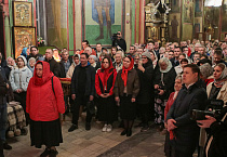 В главном соборе Зауралья встретили Пасху Христову
