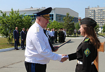 Курганский священник поздравил пограничников