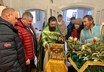 Губернатор Курганской области подарил мощи святых сельским храмам Зауралья