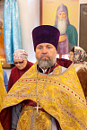 Митрополит Даниил вручил патриаршую награду настоятелю Пантелеимоновского храма Кургана