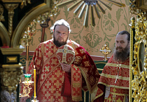 В Светлый понедельник митрополит Даниил совершил Литургию в Троицком соборе Кургана