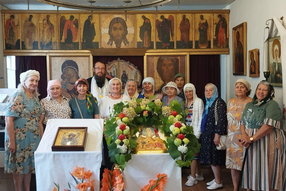 Курганские паломники сыграли в городки и посмотрели фильмы на площадке храма в Глинках