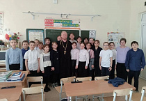 Священник из Чимеевского монастыря провел беседу в сельской школе