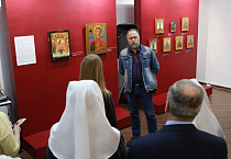 В Кургане священник-участник СВО, выступил в музее на открытии выставки «Воинство небесное и земное»