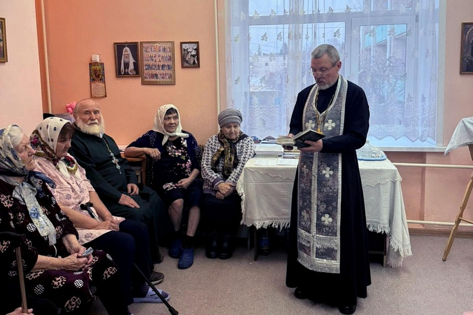 Священники из КГСХА вновь посетили подопечных Лесниковского дома-интерната