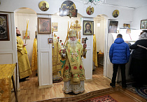 В храме села Половинное два архиерея совершили Божественную литургию