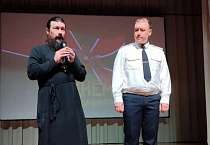 В Половинном священник поздравил земляков с Днем пограничника