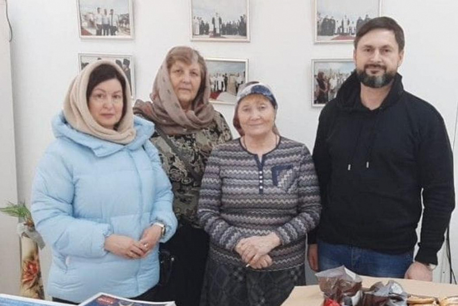 Курганские прихожане отправили раненым бойцам сладости и письма, собранные по призыву СПЖ