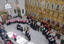 В Троицком соборе Кургана в праздник жен-мироносиц выступил «Поющий город»