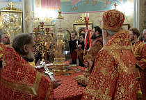 В престольный праздник Александро-Невского кафедрального собора прошла Литургия двух архиереев