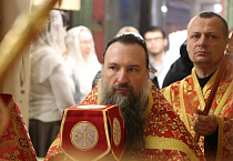 В престольный праздник Александро-Невского кафедрального собора прошла Литургия двух архиереев
