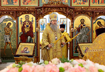 Митрополит Даниил вручил патриаршую награду настоятелю Пантелеимоновского храма Кургана