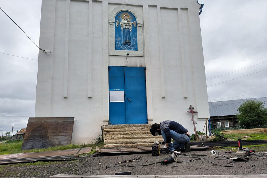 В храме села Мокроусово появится новое крыльцо