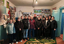 Зауральский священник организовал для школьников экскурсию в музей села Плотниково