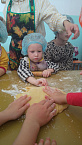 В социальной столовой курганского храма учат маленьких поварят