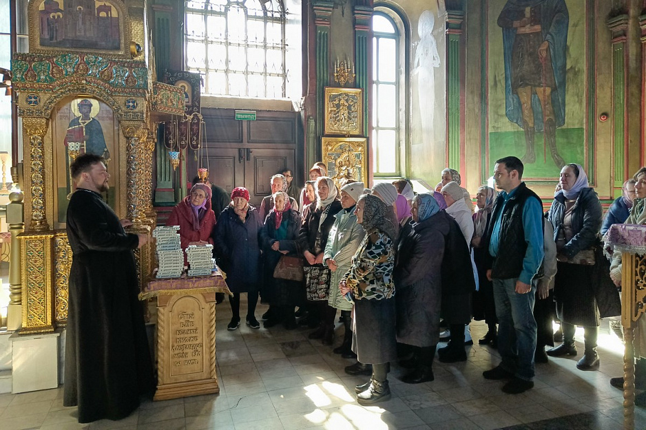 Прихожане кафедрального Александро-Невского собора Кургана стали участниками  акции «Книгодар»