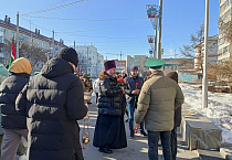 Курганский священник почтил память пограничников, погибших на острове Даманский