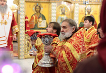 В престольный праздник Александро-Невского кафедрального собора прошла Литургия двух архиереев