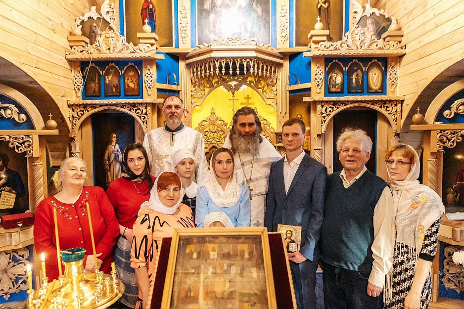 В сельском храме Зауралья состоялось Таинство Венчания