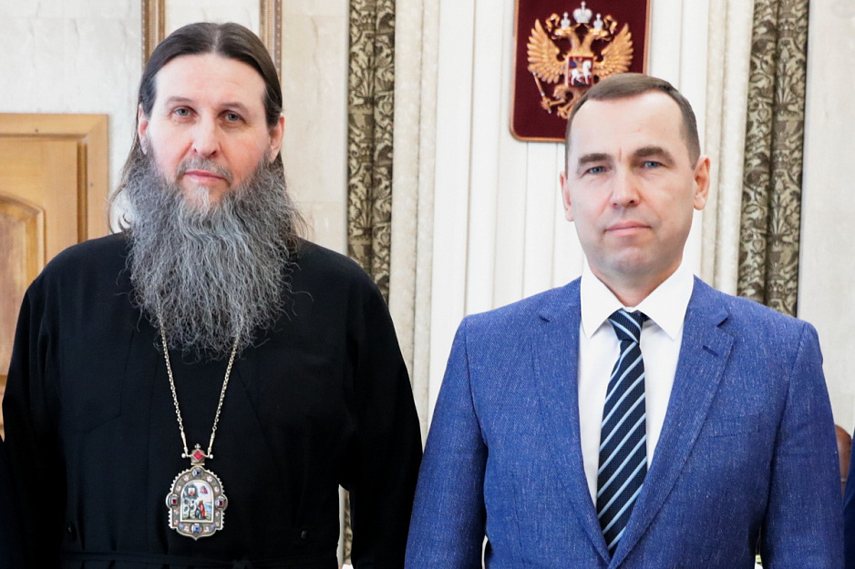 Митрополит Даниил поздравил губернатора Зауралья с 50-летием