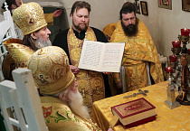 В храме села Половинное два архиерея совершили Божественную литургию