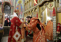 В главном соборе Зауралья встретили Пасху Христову