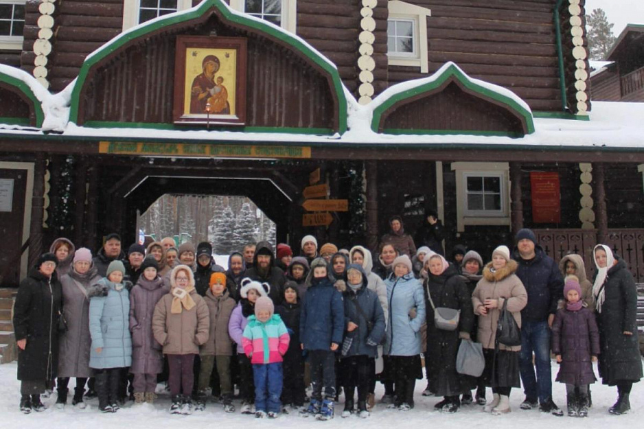 Зауральские паломники посетили монастырь «Ганина яма»