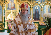 В Светлый понедельник митрополит Даниил совершил Литургию в Троицком соборе Кургана