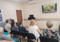 Пенсионеры Кургана посмотрели фильм о Троице