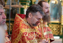 В Светлый понедельник митрополит Даниил совершил Литургию в Троицком соборе Кургана