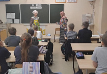 В Варгашах школьники выступили перед сверстниками с рождественским спектаклем