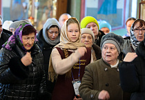 Сотни жителей Кургана пришли в Александро-Невский собор на вечерню с Чином прощения