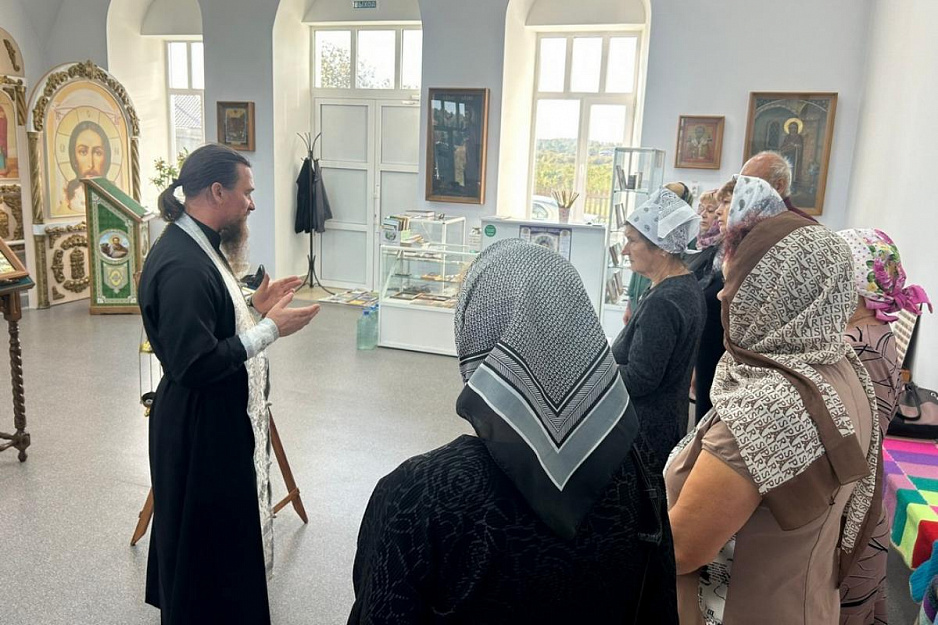 В Покровском храме села Шмаково состоялось богослужение