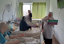 Пациентов хосписа села Садовое поздравили с Пасхой