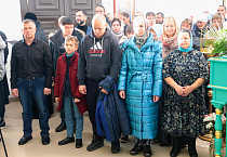 В возрожденном храме Чимеевского монастыря прошла первая архиерейская Литургия и освящение нового иконостаса